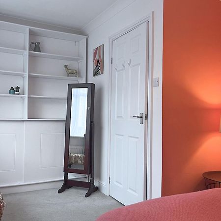 Jekyll'S On Hyde - Spacious Town House - Central Winchester - Free Parking, Sleeps 5 - By Xplus Stays Exterior foto