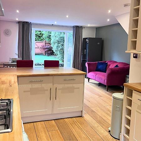 Jekyll'S On Hyde - Spacious Town House - Central Winchester - Free Parking, Sleeps 5 - By Xplus Stays Exterior foto