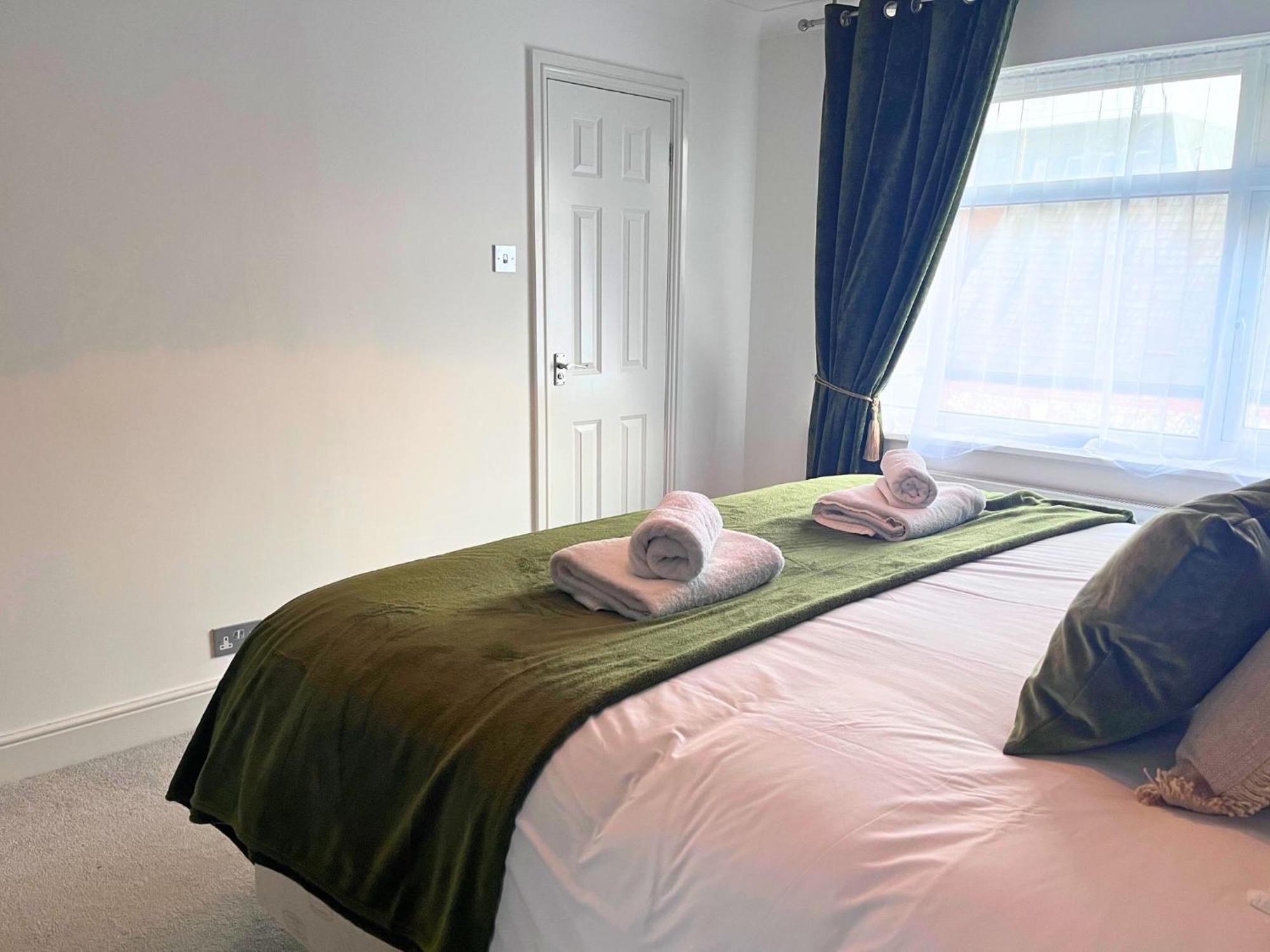 Jekyll'S On Hyde - Spacious Town House - Central Winchester - Free Parking, Sleeps 5 - By Xplus Stays Exterior foto