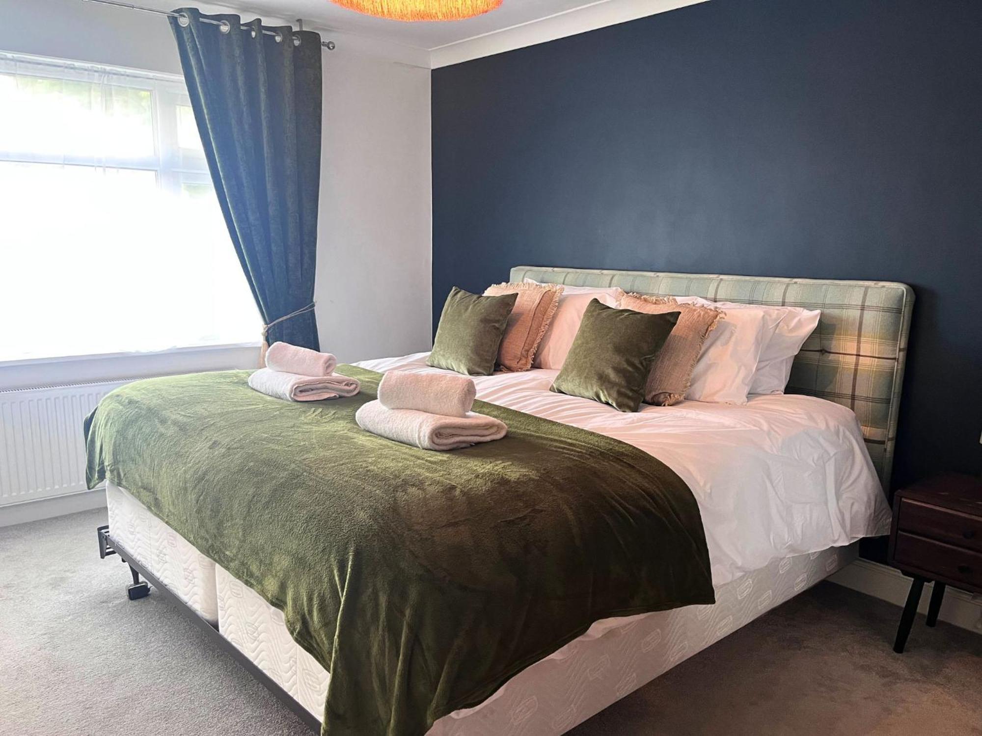 Jekyll'S On Hyde - Spacious Town House - Central Winchester - Free Parking, Sleeps 5 - By Xplus Stays Exterior foto