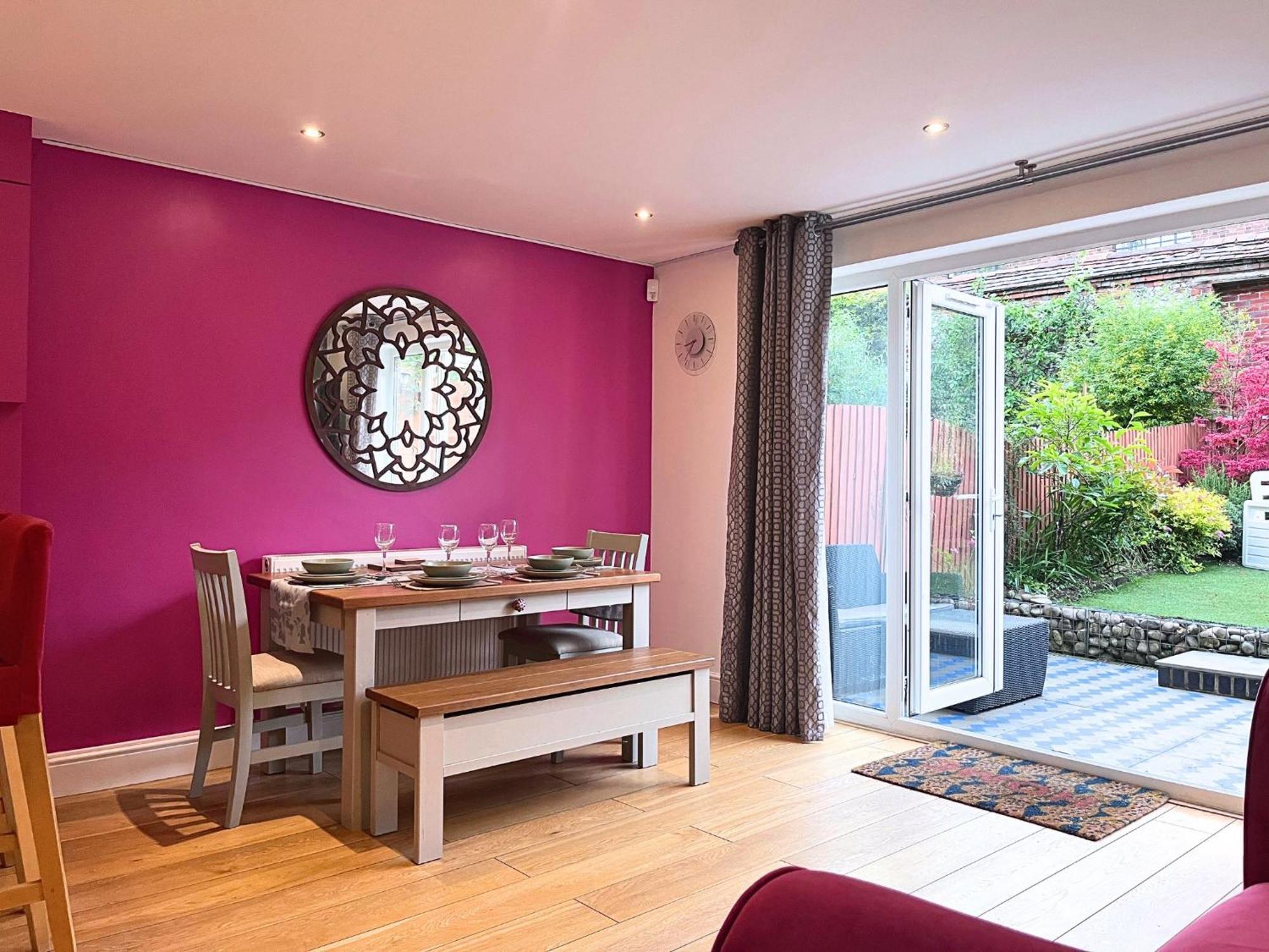 Jekyll'S On Hyde - Spacious Town House - Central Winchester - Free Parking, Sleeps 5 - By Xplus Stays Exterior foto